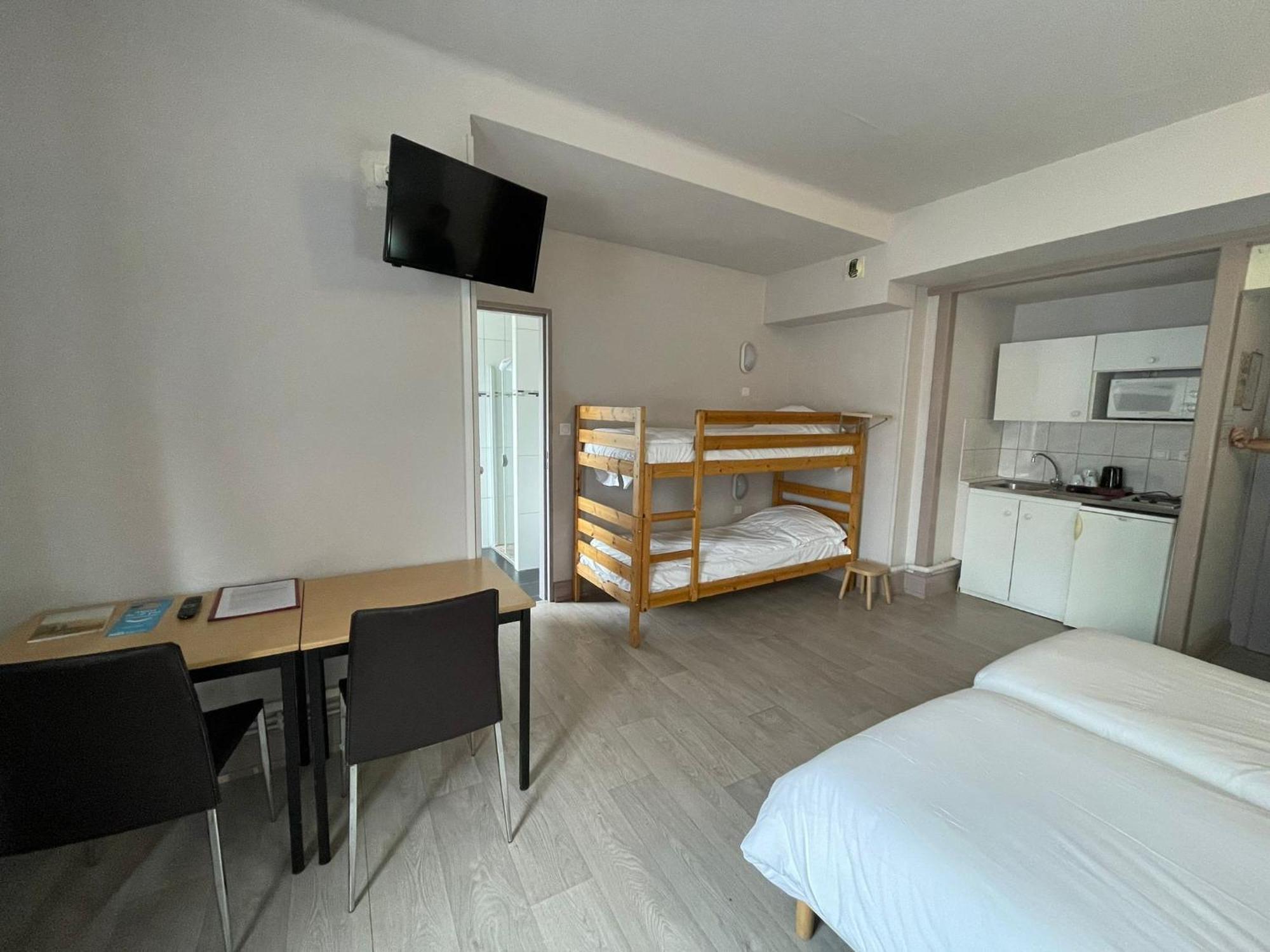 Hotel Brit Grand 3*