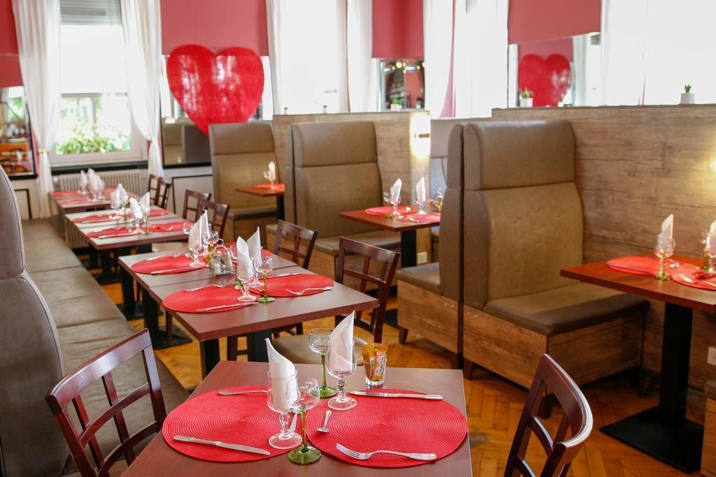 Brit Grand Hotel